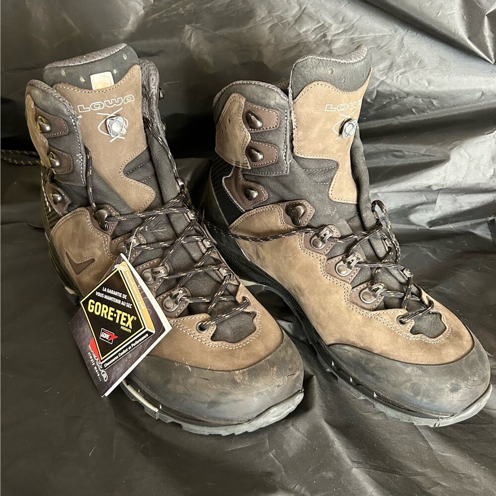 New Lowa Camino EVO GTX Hiking/Backpacking Boots - Men's Size 12